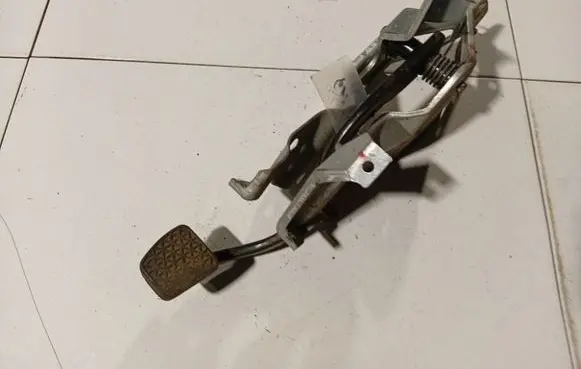 Opel Astra G Brake pedal 