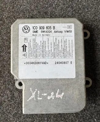 Volkswagen PASSAT B5.5 Airbag control unit/module 1C0909605B 5WK43124 24040807E