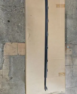 Ford Mustang VI Front door rubber seal C757E