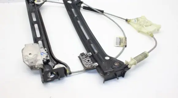 Volkswagen Beetle A5 Front door window regulator with motor 5C5837462G