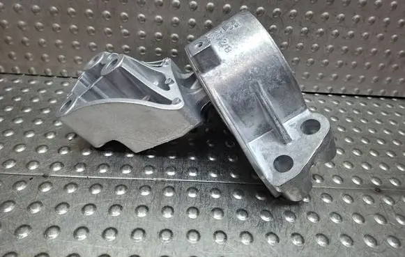Fiat Doblo Engine mount bracket S27649735 517991100