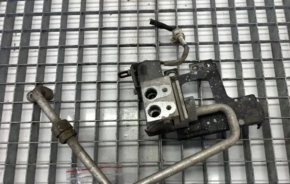 Toyota Avensis T250 Air conditioning (A/C) pipe/hose