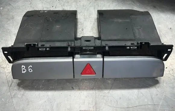 Volkswagen PASSAT B6 Hazard light switch 3C0858407