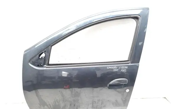 Dacia Sandero Front door