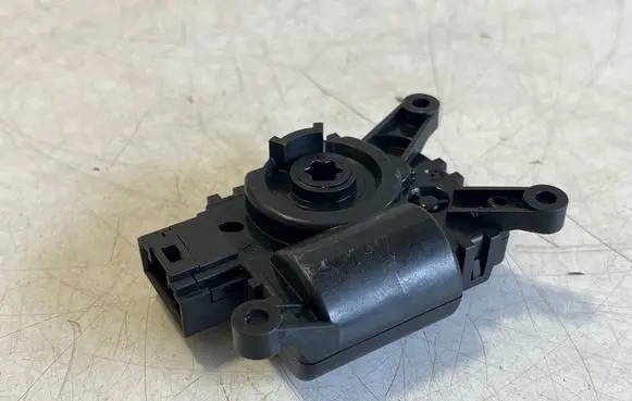 Volkswagen T-Roc Air flap motor/actuator 5WA907511C