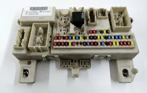 Ford Focus Fuse module 4M5T14A073DG