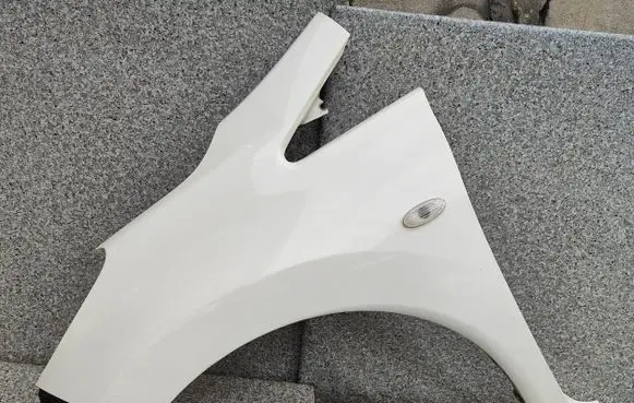 Nissan Note (E12) Fender F31013VVAC