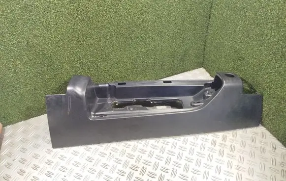 Renault Trafic III (X82) Rear/tail light trim molding 265A19592R 265A13137R 93450971