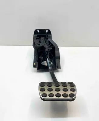 Mercedes-Benz SL R230 Brake pedal 2202901119 A2202901119