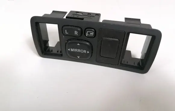 Toyota Avensis T250 Wing mirror switch 777669 183575