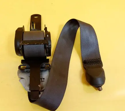 Mitsubishi Lancer Front seatbelt 0421009