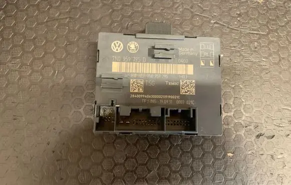 Skoda Yeti (5L) Door control unit/module 7N0959795D 7N0959795