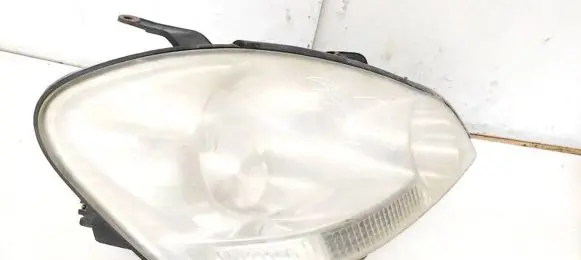 Toyota Avensis Verso Headlight/headlamp