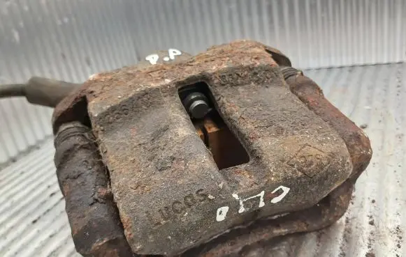 Renault Clio II Front brake caliper