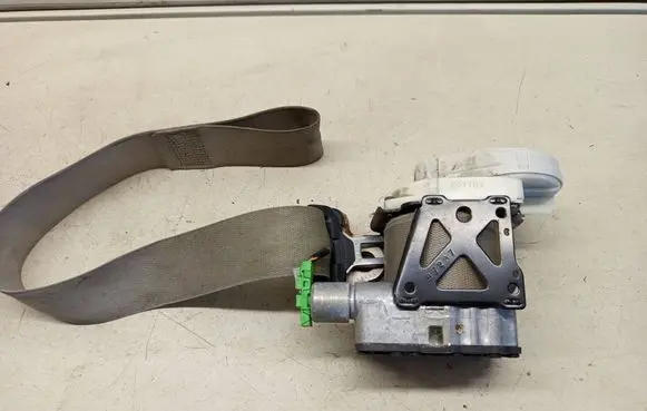 Mercedes-Benz CLK A209 C209 Front seatbelt 59346062213 009872 AC209