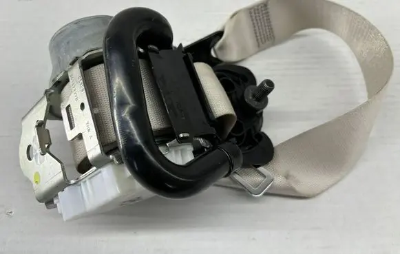 BMW X5 G05 Front seatbelt 7497590