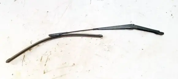 Volvo XC90 Front wiper blade arm 30753820