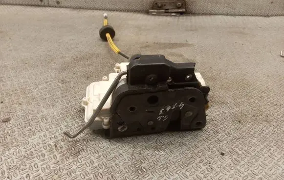 Audi A6 S6 C6 4F Rear door lock 4F0839016C