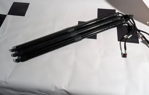 Volvo XC60 Tailgate strut 31690929