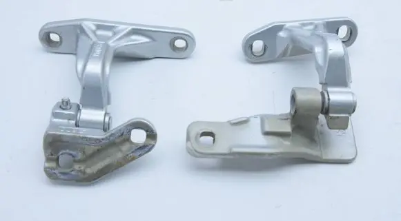 Mercedes-Benz Sprinter W907 W910 Front door lower hinge 
