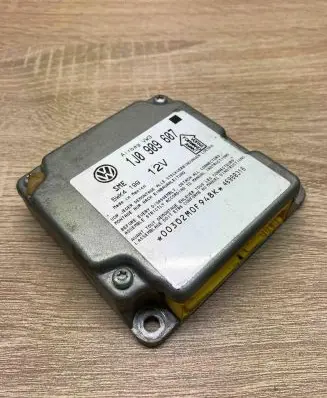 Volkswagen PASSAT B5 Airbag control unit/module 1J0909607 5WK4199