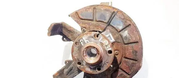 Volkswagen Golf V Front wheel hub