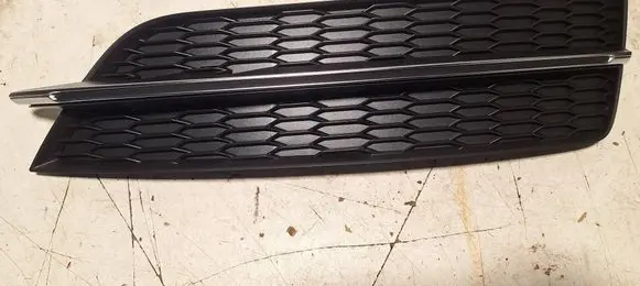 Front bumper lower grill