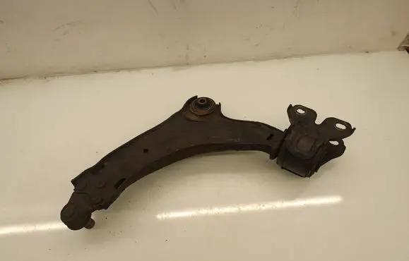 Volvo XC60 Front lower control arm/wishbone 