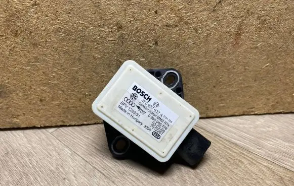 Audi A6 S6 C6 4F ESP acceleration yaw rate sensor 4F0907637A 0265005776
