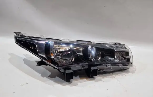Toyota Corolla E160 E170 Headlight/headlamp 8111002E70
