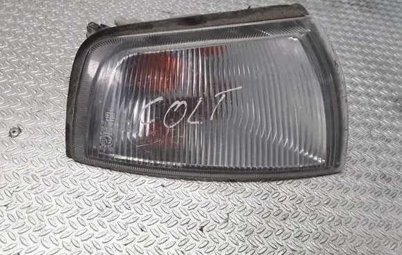 Mitsubishi Colt Front indicator light 21087148