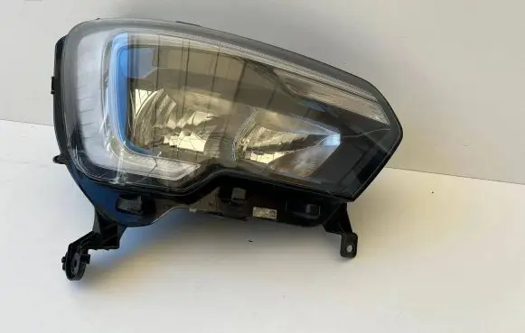Renault Master III Headlight/headlamp 260105567R