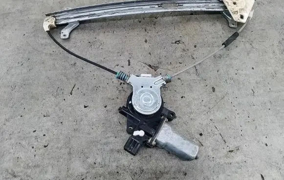 Honda Accord Front door window regulator with motor 