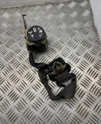 Hyundai Terracan Rear seatbelt e11040863