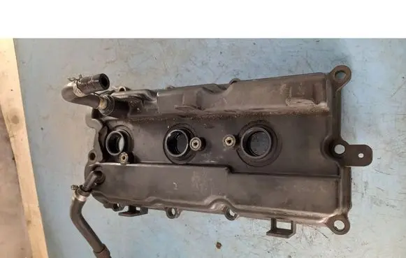 Nissan Quest Rocker cam cover 