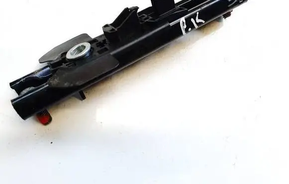 Volvo V40 Seat belt adjustment rail 8632605 616521700A