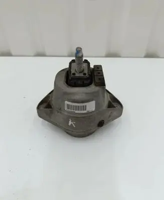 Chevrolet Camaro Engine mount bracket P23340392 7061