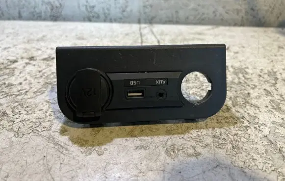 KIA Rio AUX in-socket connector 961201W010 1W010 T003Z30305C