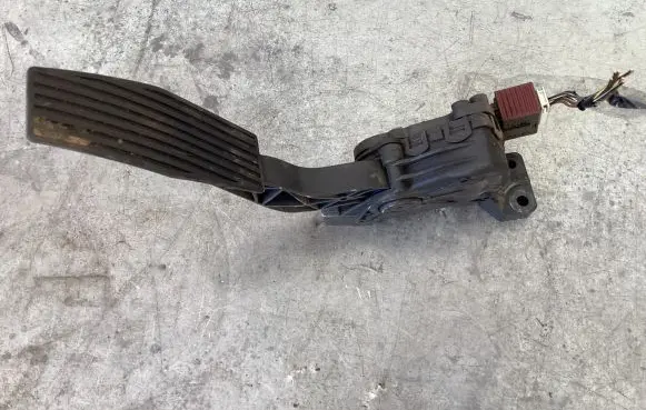 Opel Vectra C Accelerator throttle pedal 9186725 6PV00832201