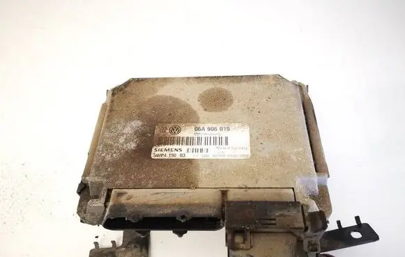 Volkswagen Golf IV Engine control unit/module 06A906019 5WP419003