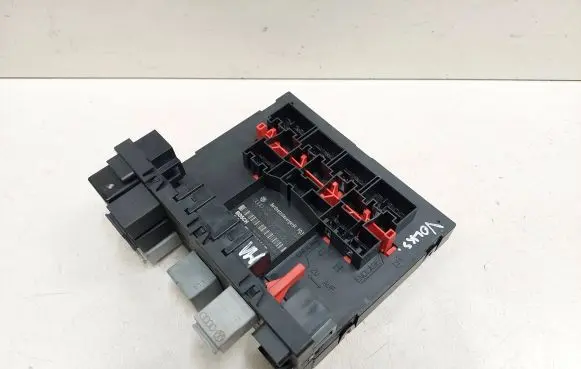 Volkswagen Touran I Comfort/convenience module 1K0937049L H30S0701 F005V00459