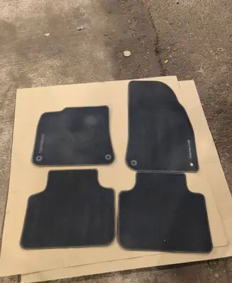 Porsche Cayenne (9Y0 9Y3) Car floor mat set 