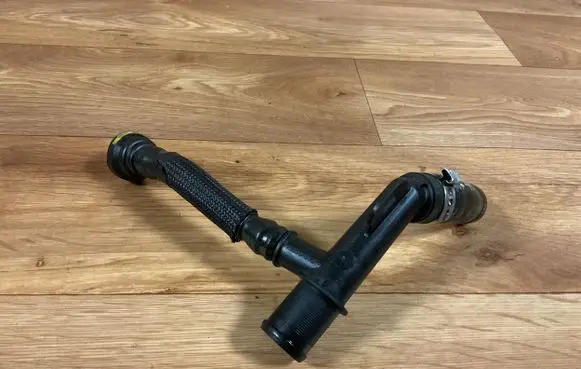 Ford Mondeo MK IV Oil fill pipe 1052579S01