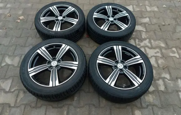 R16 alloy rim