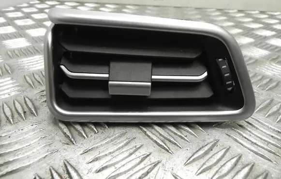 Maserati Ghibli Rear air vent grill 6700190620 T9749