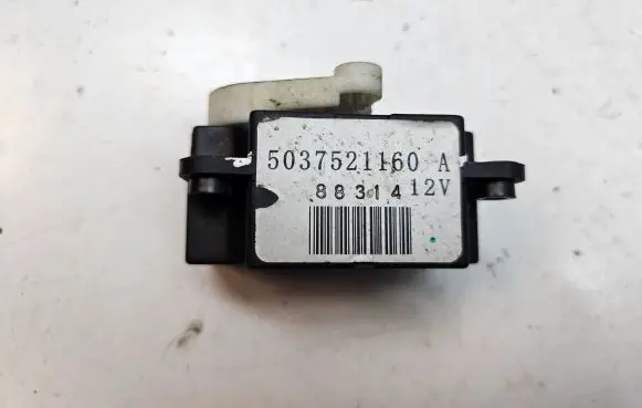 Renault Koleos I Air flap motor/actuator 5037521160A