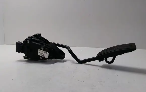 Nissan Almera Tino Accelerator throttle pedal 18002BU400 6PV00862005