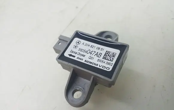 Mercedes-Benz C W204 Airbag deployment crash/impact sensor A2048210651