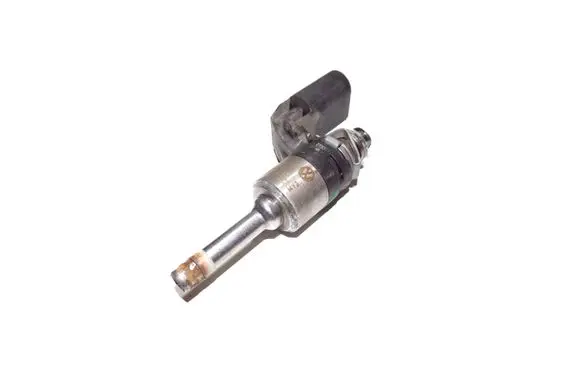 Volkswagen Scirocco Fuel injector 03C906036F