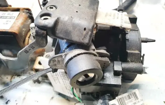 Skoda Octavia Mk1 (1U) Ignition lock contact 1407032344